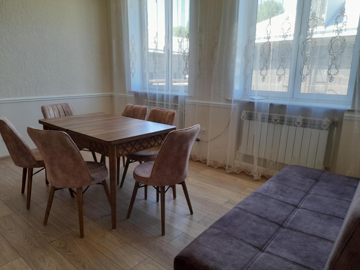 Melkonyan'S Home Gyumri Eksteriør bilde